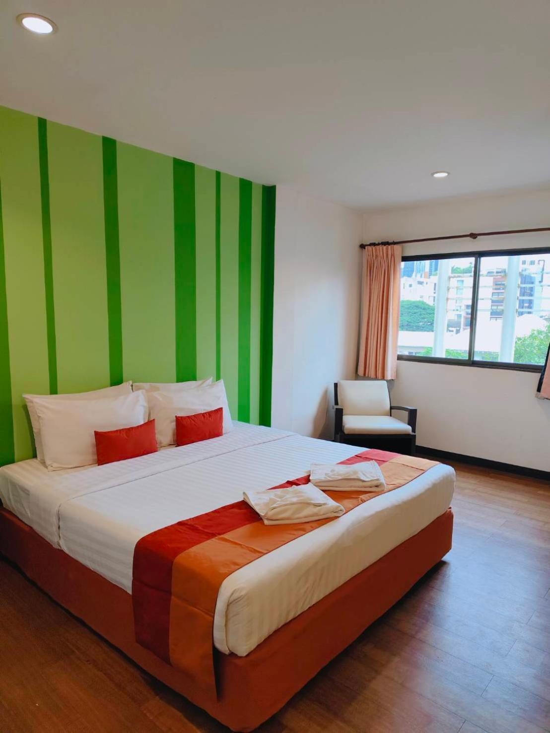 Woraburi Sukhumvit Hotel Bangkok Exterior foto